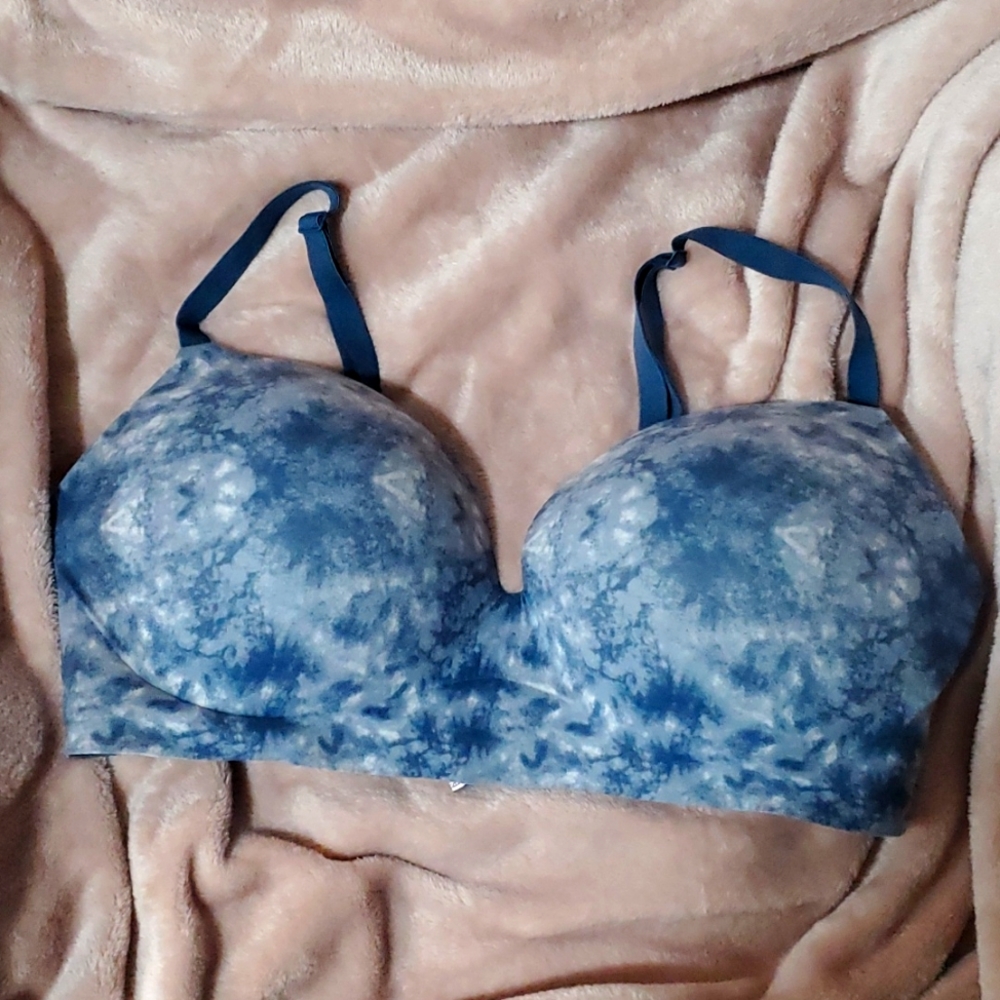 Victoria Secret Incredible wireless bra